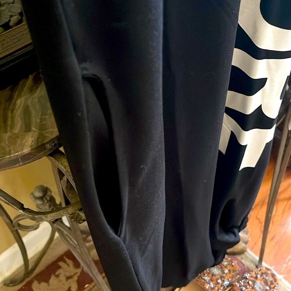 Beautiful Black Amore Dress With pockets and Long Elegant - Picture 3 of 8